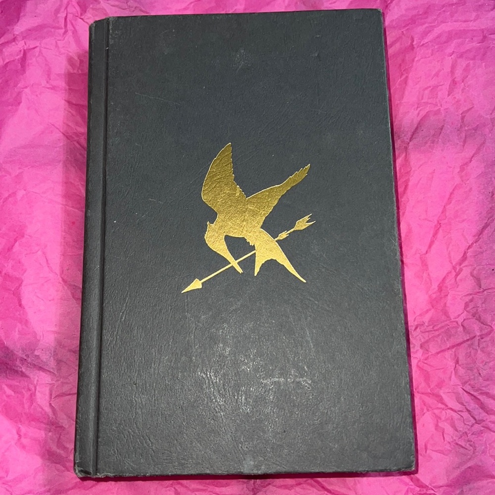 Hardcover The Hunger Games by Suzanne Collins